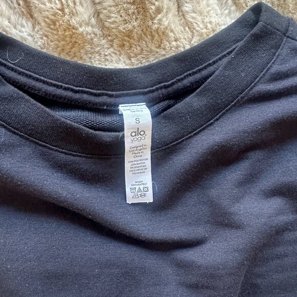 Alo Dreamy Crop Short-Sleeve Crop Top in Small - Picture 3 of 3